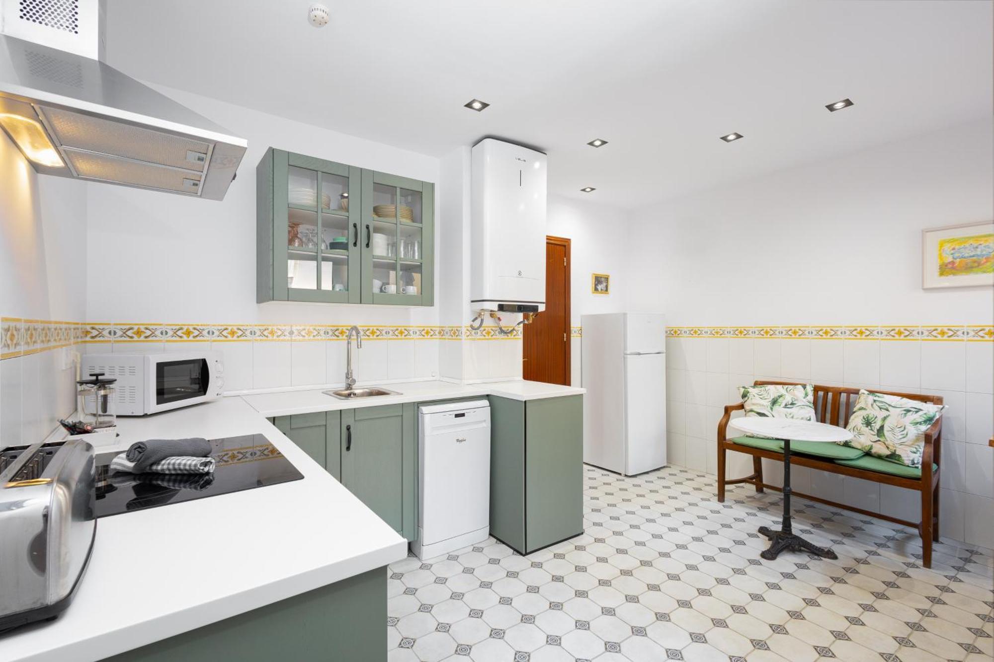 C92 - Rustic Two Bedrooms Apartment With Terrace Малага Екстер'єр фото